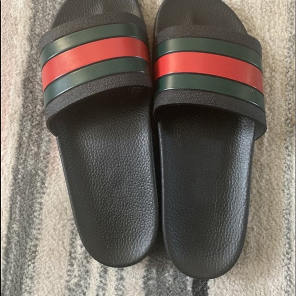 gray gucci slides